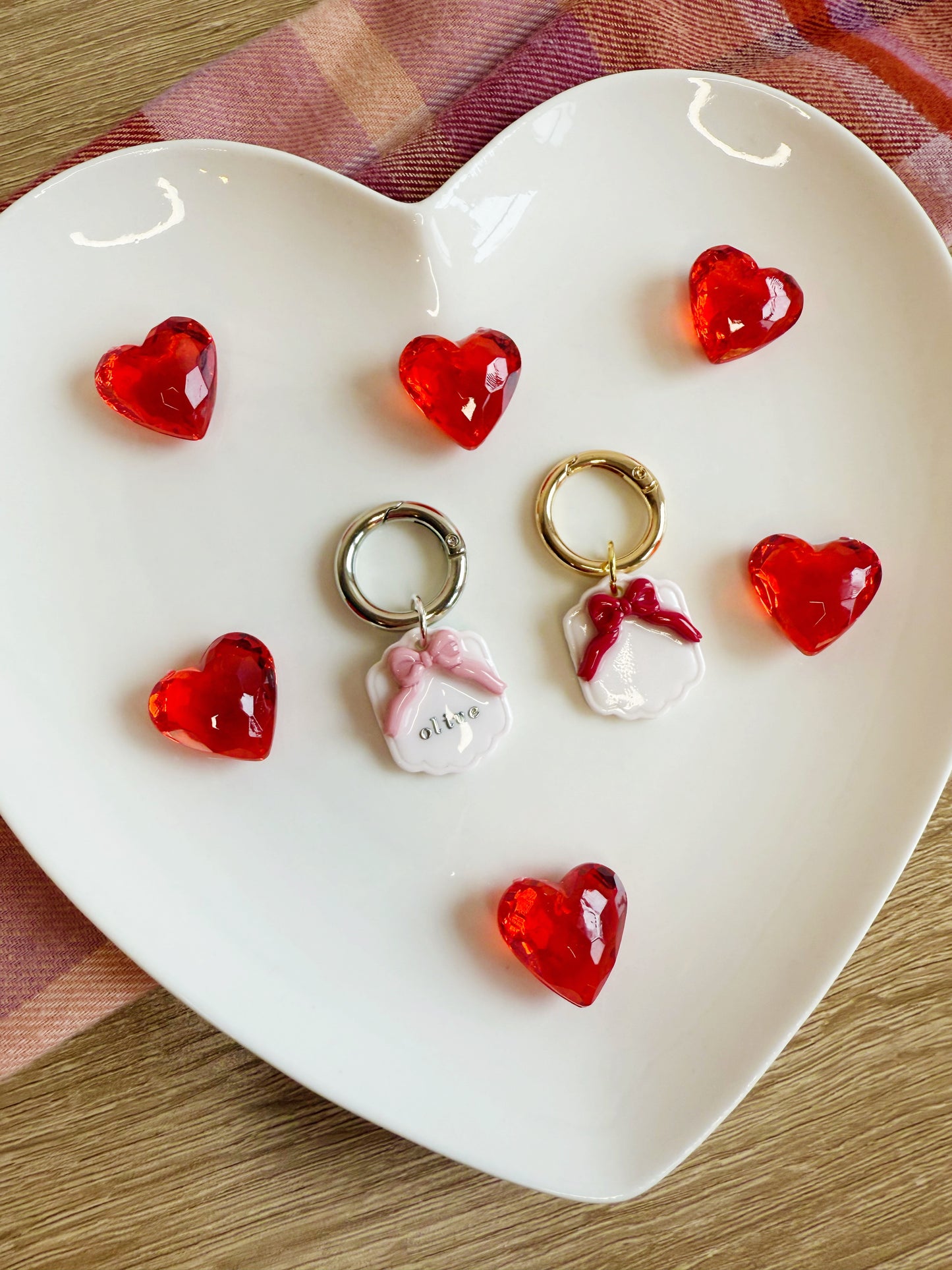 Bordered Bow Pet Tag