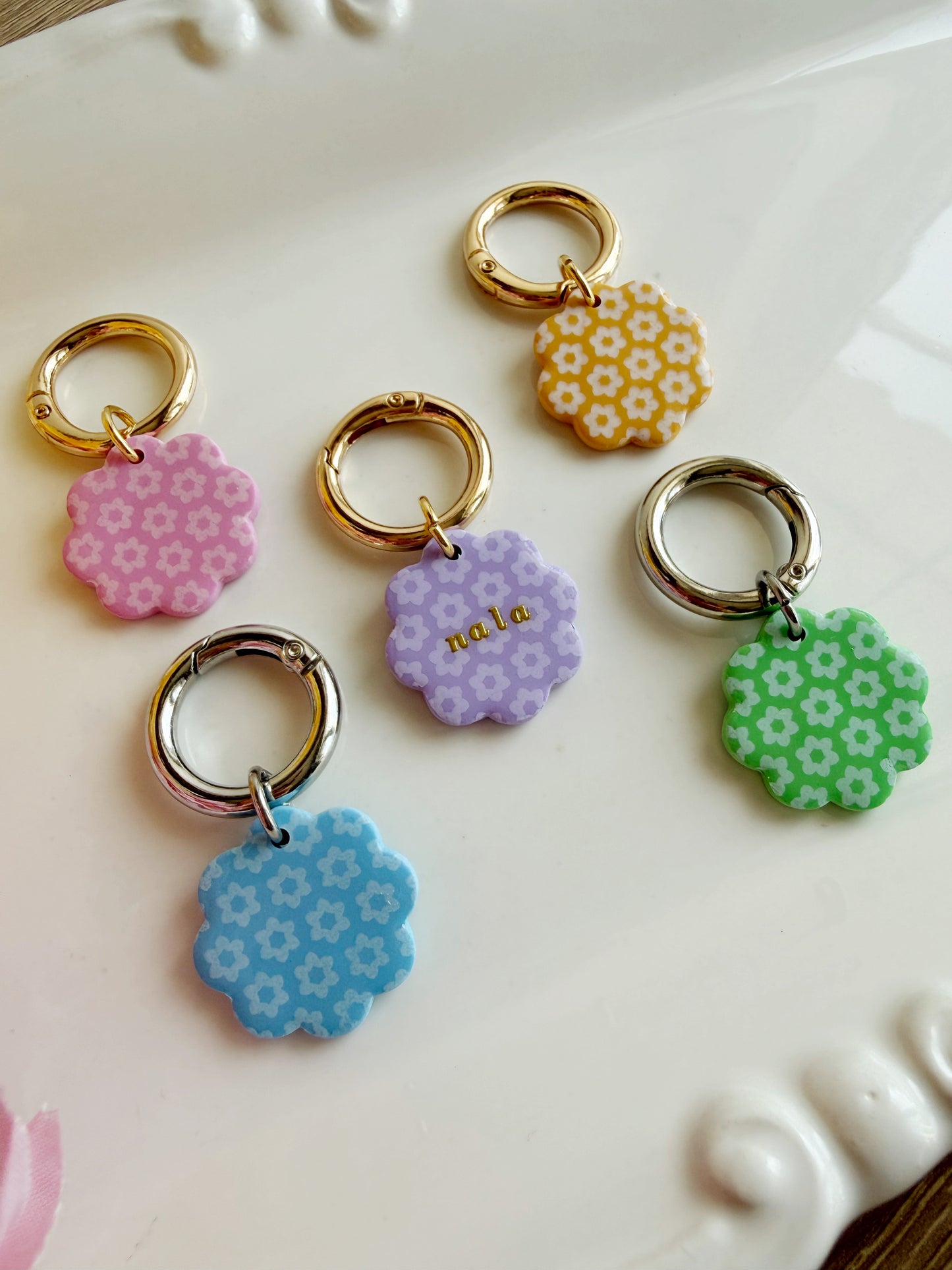 Monochrome Flower Pet Tag