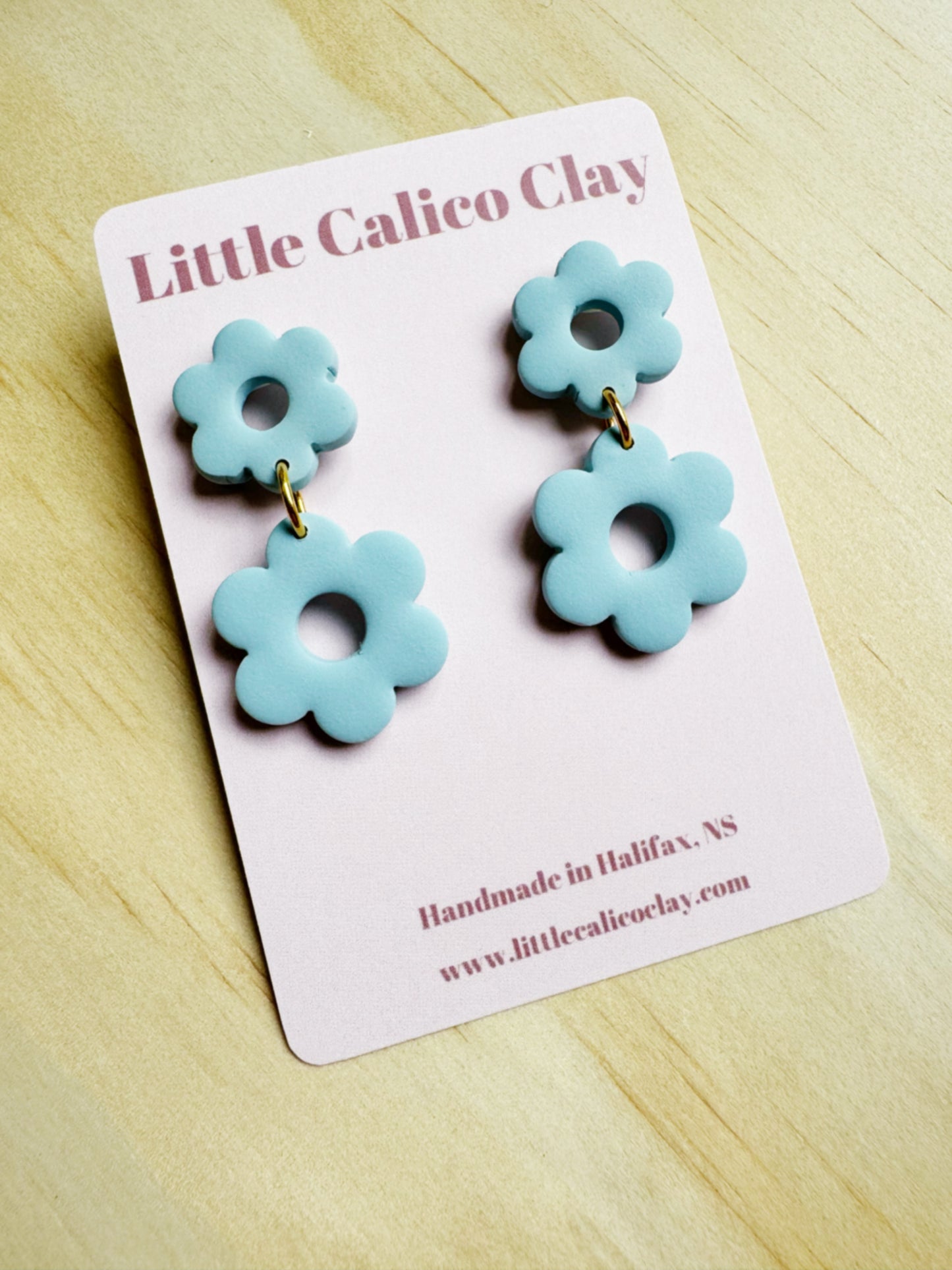 Groovy Daisy Dangles