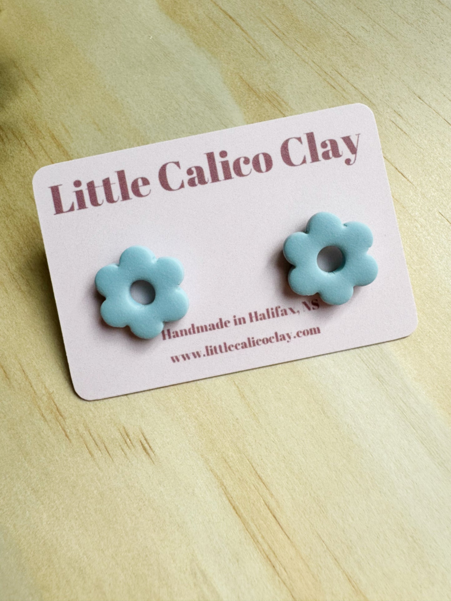 Groovy Daisy Studs