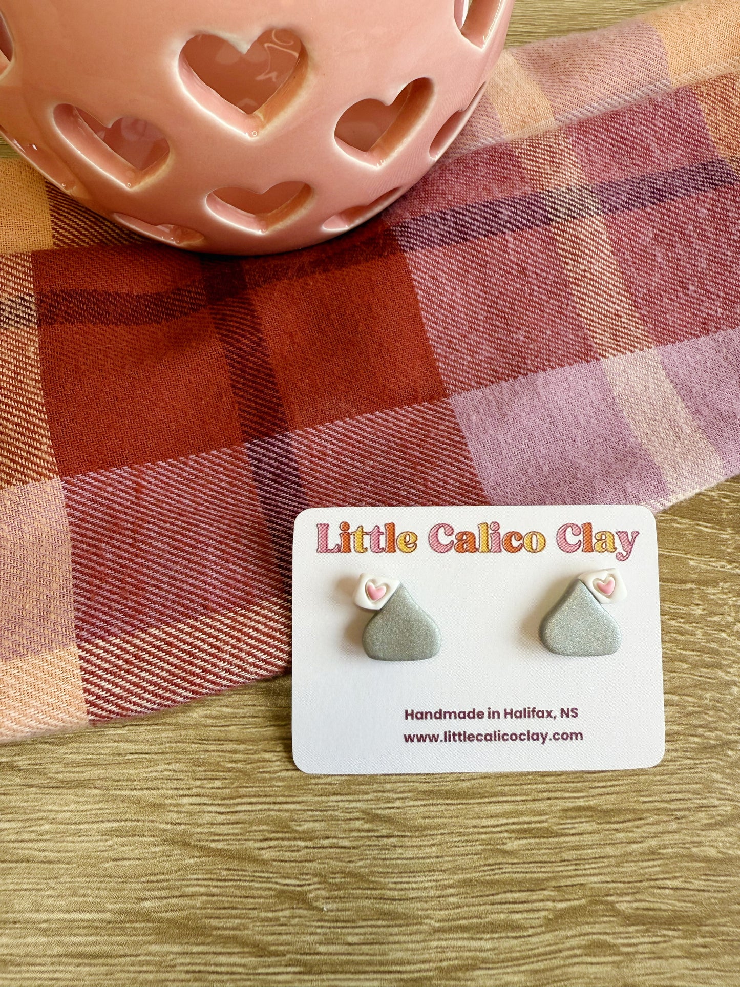 Chocolate Kiss Studs